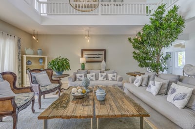 Luxury Villa Photo #18