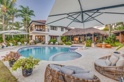 Luxury Villa Photo #9