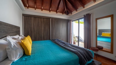 Luxury Villa Photo #28