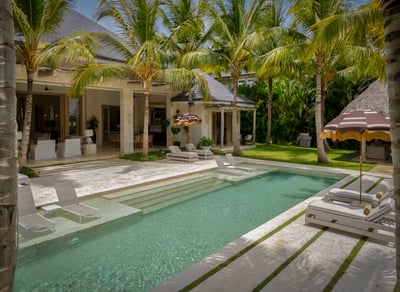 Luxury Villa Photo #12