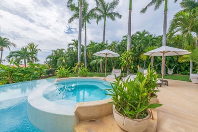 Luxury Villa Photo #5