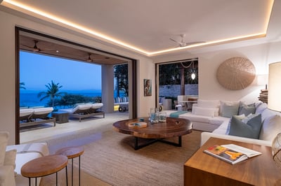Luxury Villa Photo #38