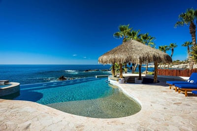Luxury Villa Photo #18