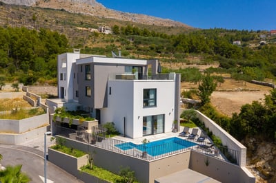 Luxury Villa Photo #3