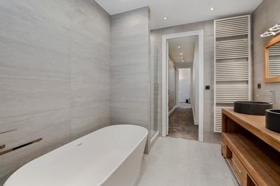 Luxury Villa Photo #37