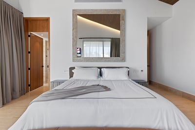 Luxury Villa Photo #34