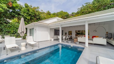 Luxury Villa Photo #2