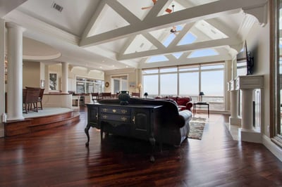Luxury Villa Photo #11