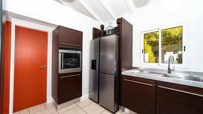 Kitchen & Dining Area