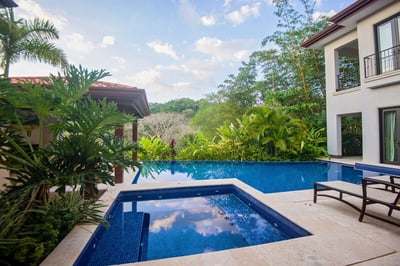 Luxury Villa Photo #6