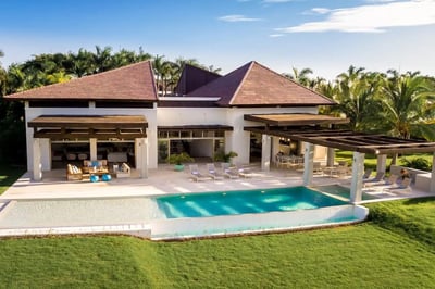 Luxury Villa Photo #6