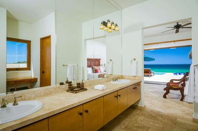 Luxury Villa Photo #36