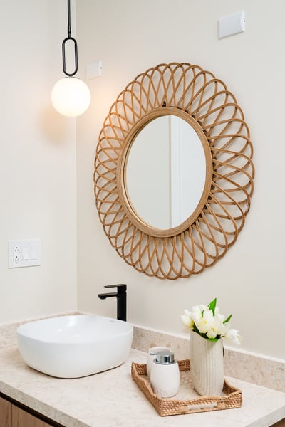 Blue Primary Suite 2 (Main House): Ensuite Bathroom