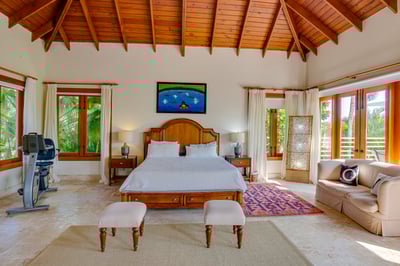 Luxury Villa Photo #38