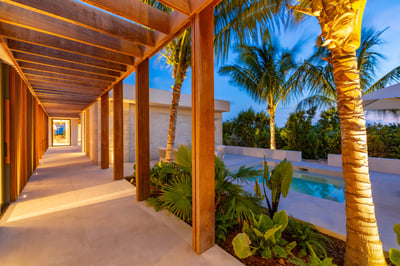 Luxury Villa Photo #28
