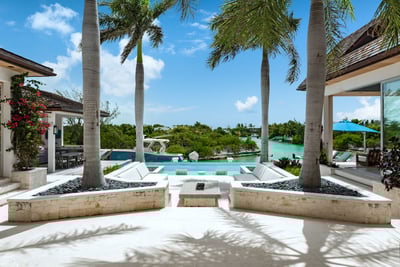 Luxury Villa Photo #13