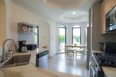 Luxury Villa Photo #15