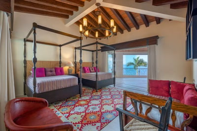 Luxury Villa Photo #33