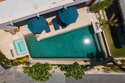 Luxury Villa Photo #3