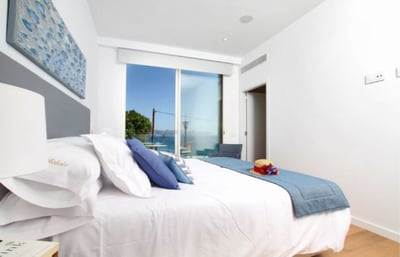 Luxury Villa Photo #18