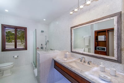 Luxury Villa Photo #28