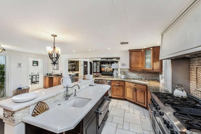 Luxury Villa Photo #12