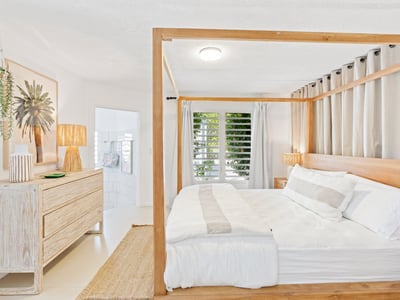 Luxury Villa Photo #27