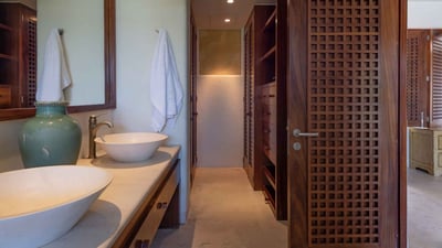 Luxury Villa Photo #36