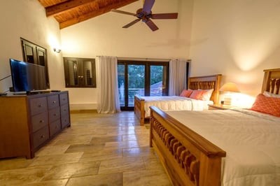 Luxury Villa Photo #20