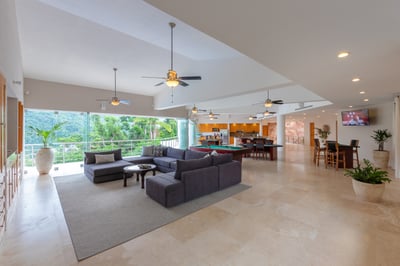 Luxury Villa Photo #33