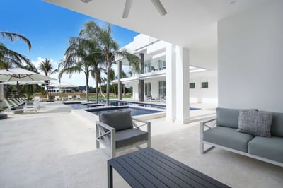 Luxury Villa Photo #10