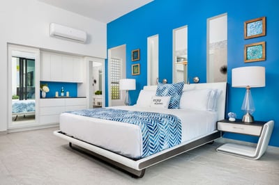 Luxury Villa Photo #18