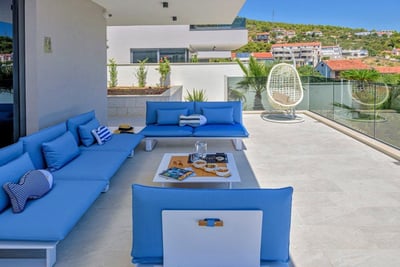 Luxury Villa Photo #8