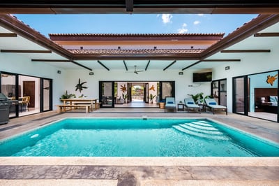 Luxury Villa Photo #3
