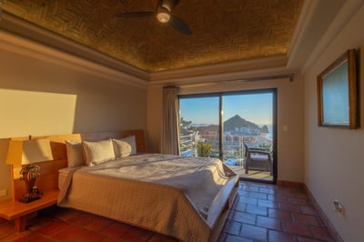 Luxury Villa Photo #24