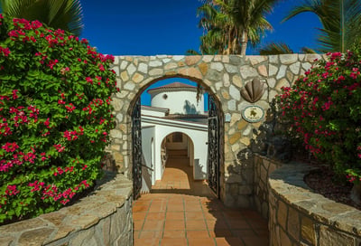 Luxury Villa Photo #17