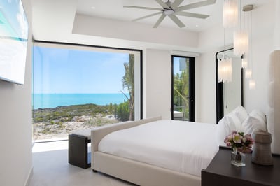 Luxury Villa Photo #23