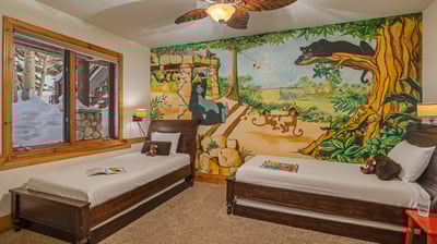 Twin trundle bedroom sleep 4 on lower level