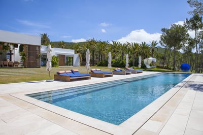Luxury Villa Photo #2