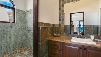 Luxury Villa Photo #45