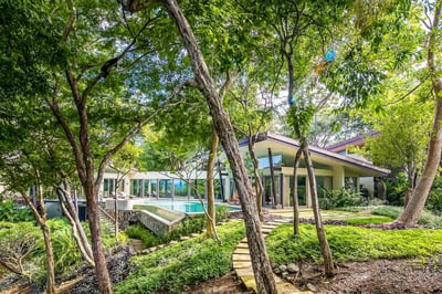 Luxury Villa Photo #2