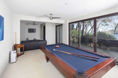 Luxury Villa Photo #25