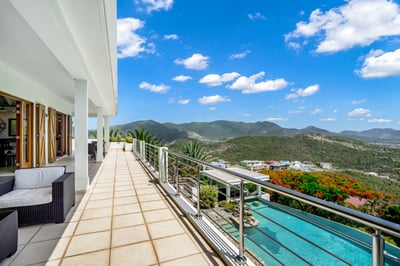 Luxury Villa Photo #9