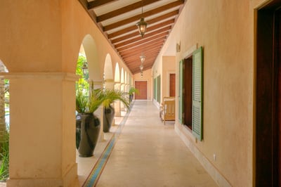Luxury Villa Photo #9