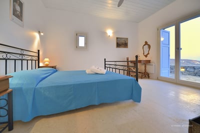 Luxury Villa Photo #17