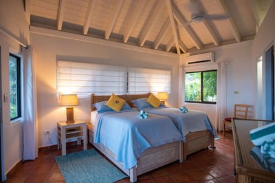 Luxury Villa Photo #30