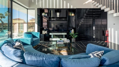 Luxury Villa Photo #15