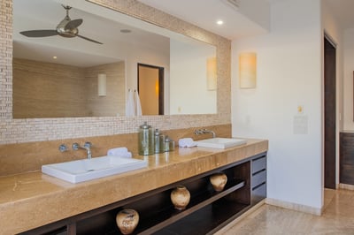 Luxury Villa Photo #37