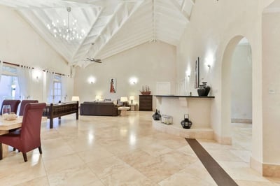 Luxury Villa Photo #13