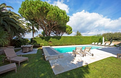 Luxury Villa Photo #5